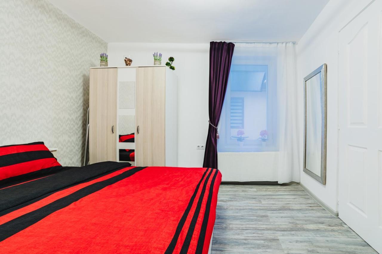 Studio Central Poarta Schei Брашов Экстерьер фото