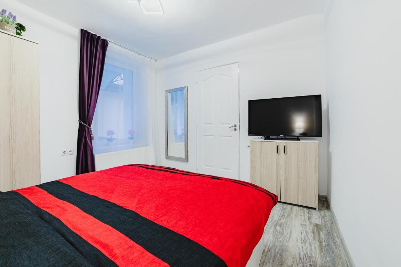 Studio Central Poarta Schei Брашов Экстерьер фото